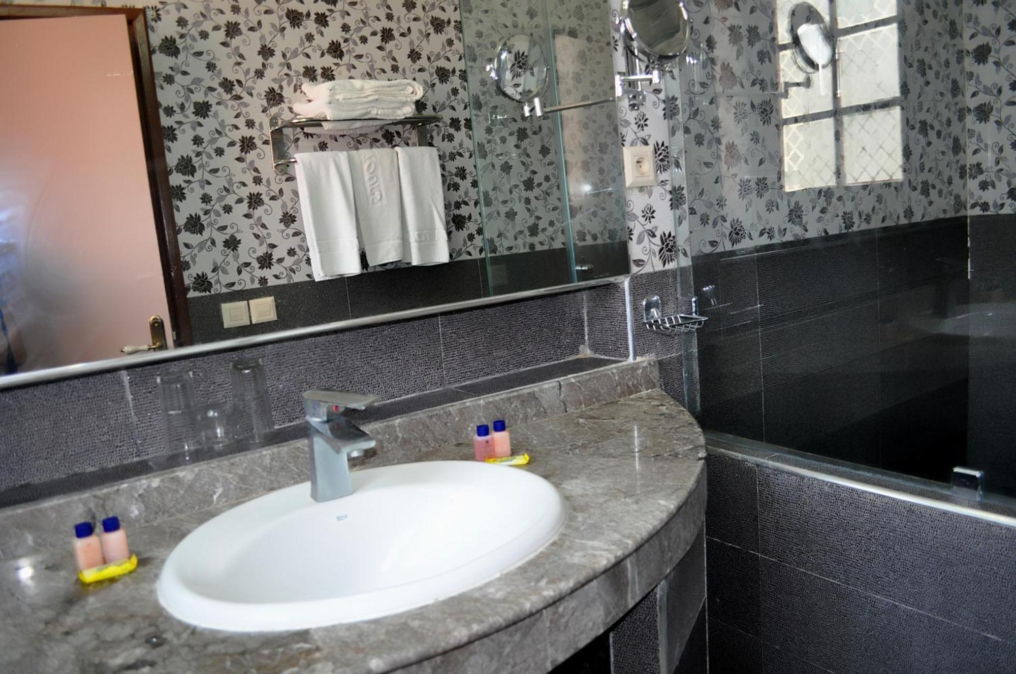 Transatlantique Hotel